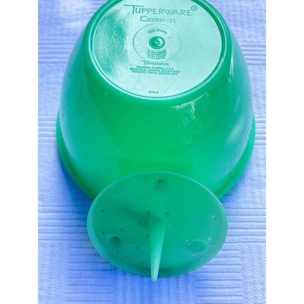 Vintage Tupperware Crisp It Lettuce Keeper #679, Spike #681 Jadite Green, NO LID - Picture 1 of 9